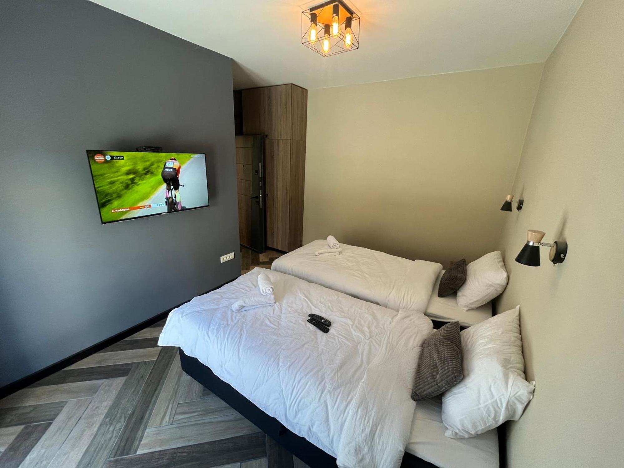 La Roue Hotel Vrsac Eksteriør billede