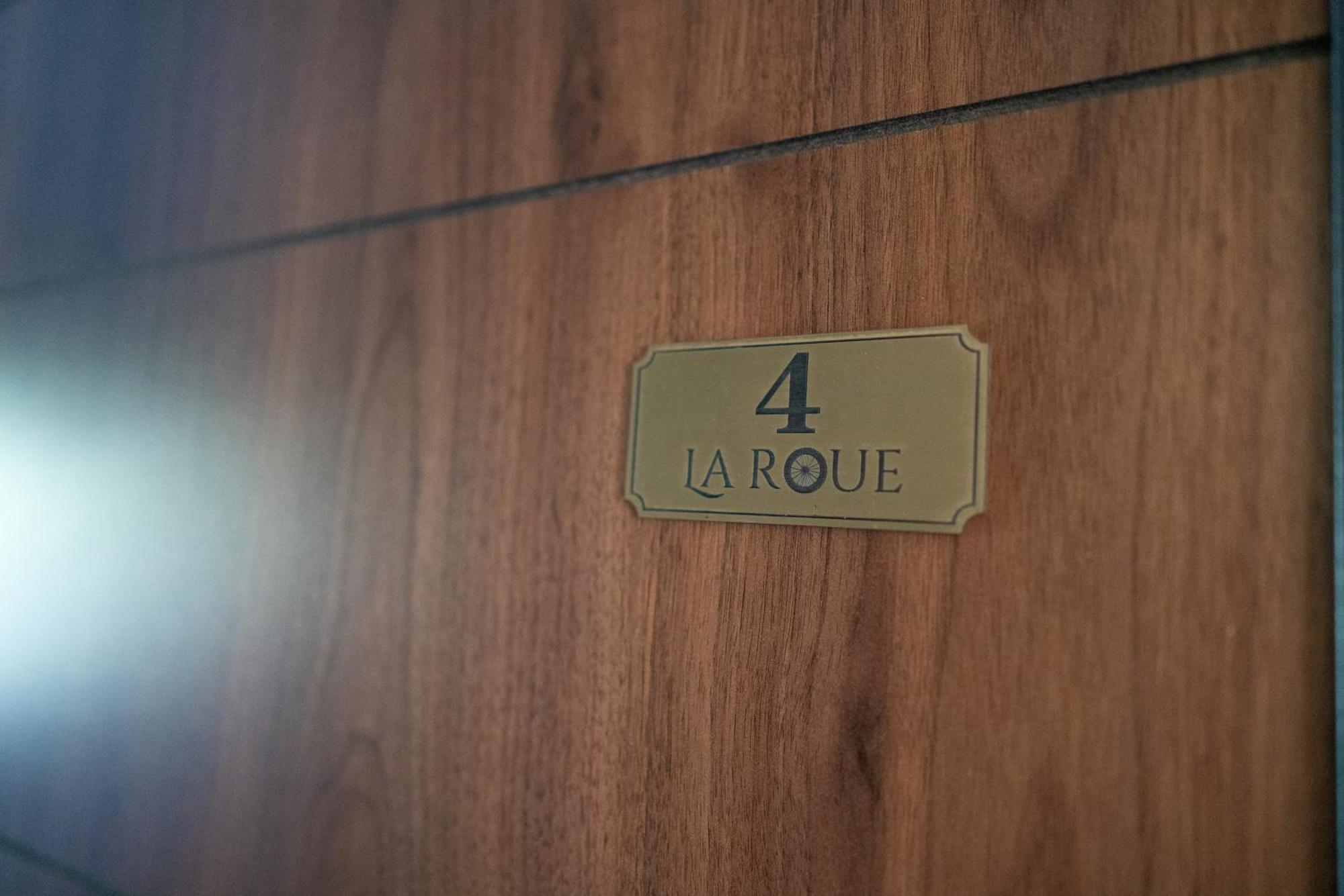 La Roue Hotel Vrsac Eksteriør billede