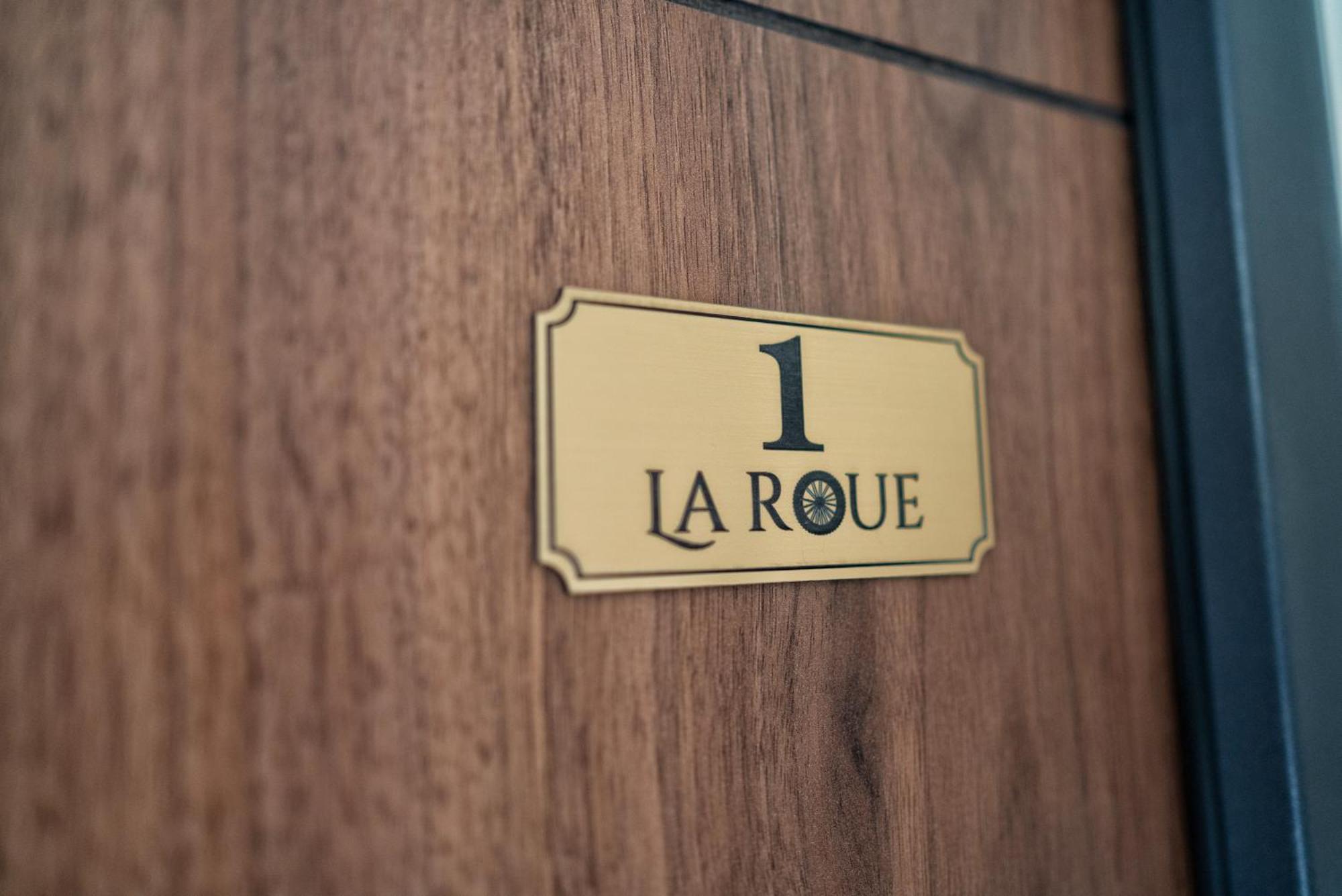 La Roue Hotel Vrsac Eksteriør billede