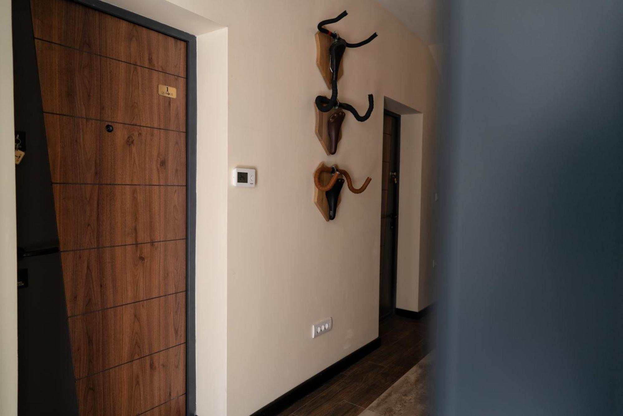 La Roue Hotel Vrsac Eksteriør billede