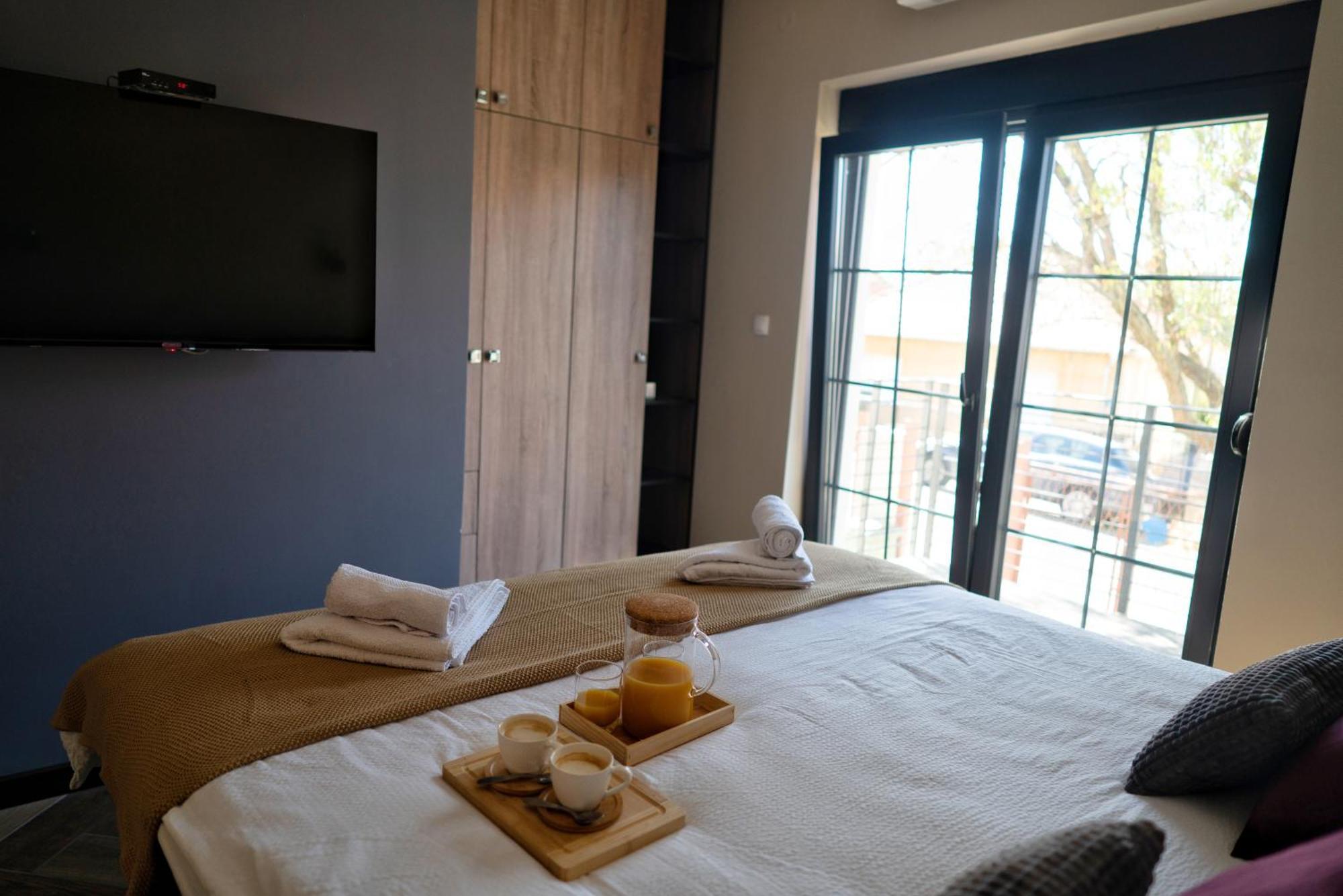 La Roue Hotel Vrsac Eksteriør billede
