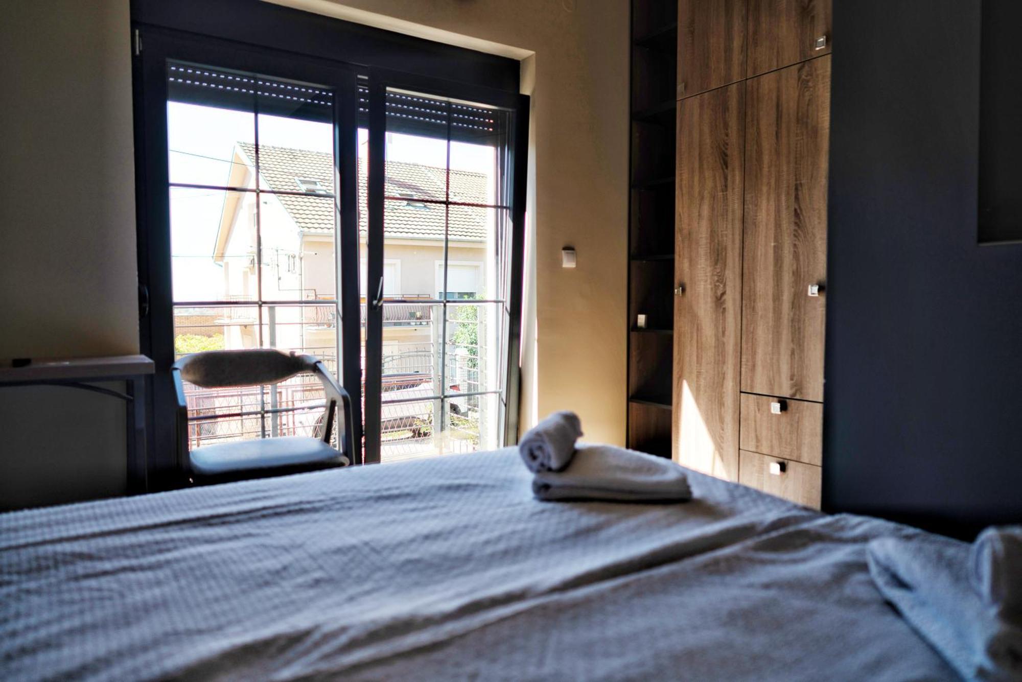 La Roue Hotel Vrsac Eksteriør billede
